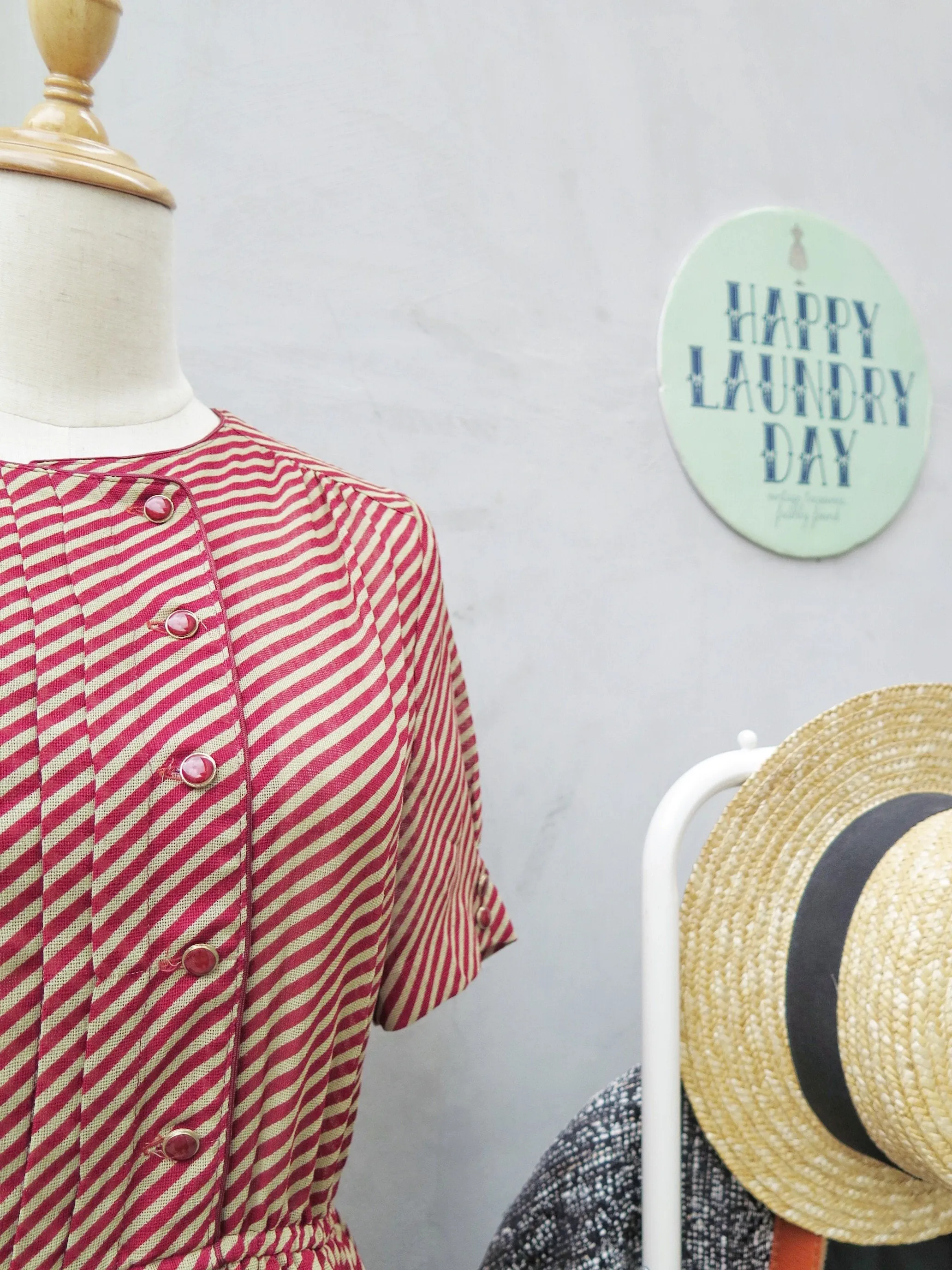 Christmas Cranberry | Vintage 1950s 1960s Candy cane stripes Day dress