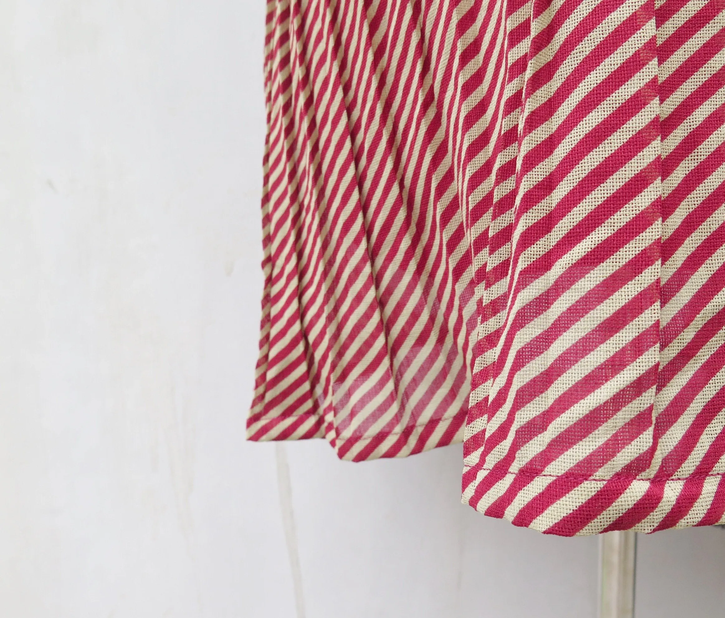 Christmas Cranberry | Vintage 1950s 1960s Candy cane stripes Day dress
