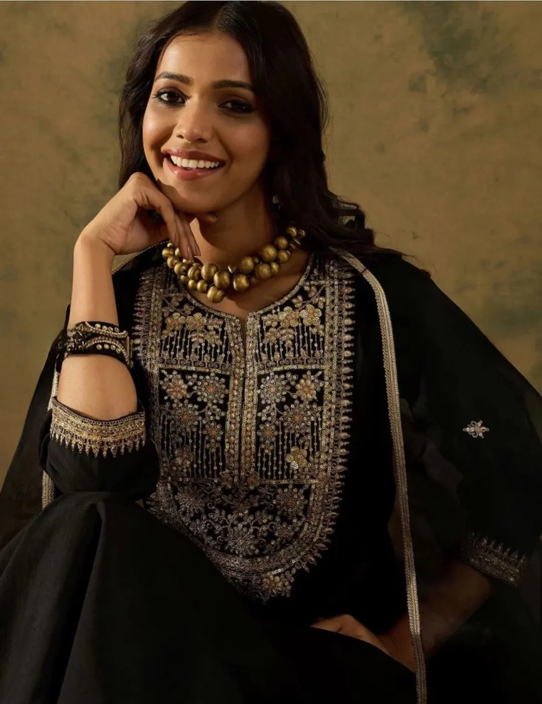 Embroidered Thread Work Kurta Set