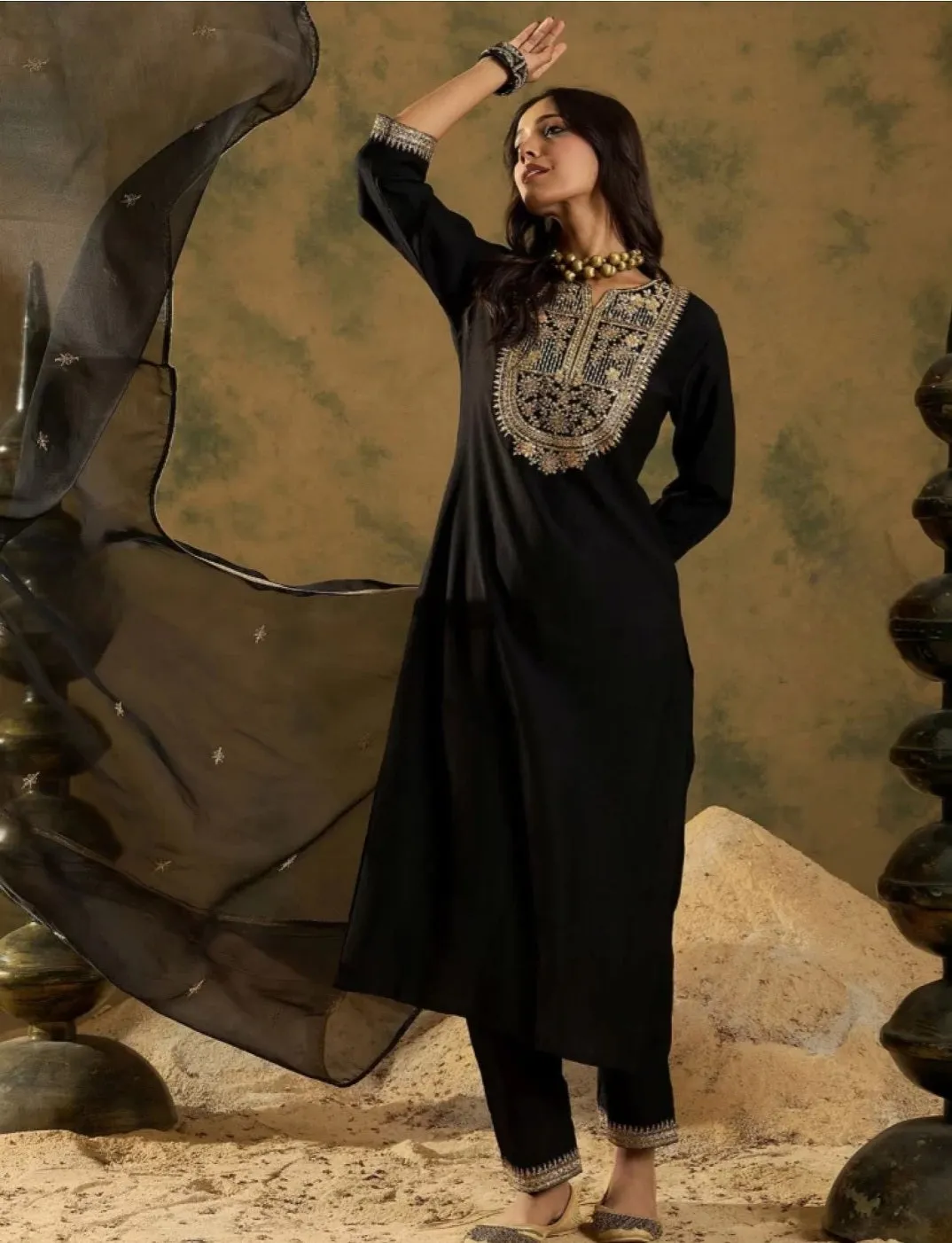 Embroidered Thread Work Kurta Set