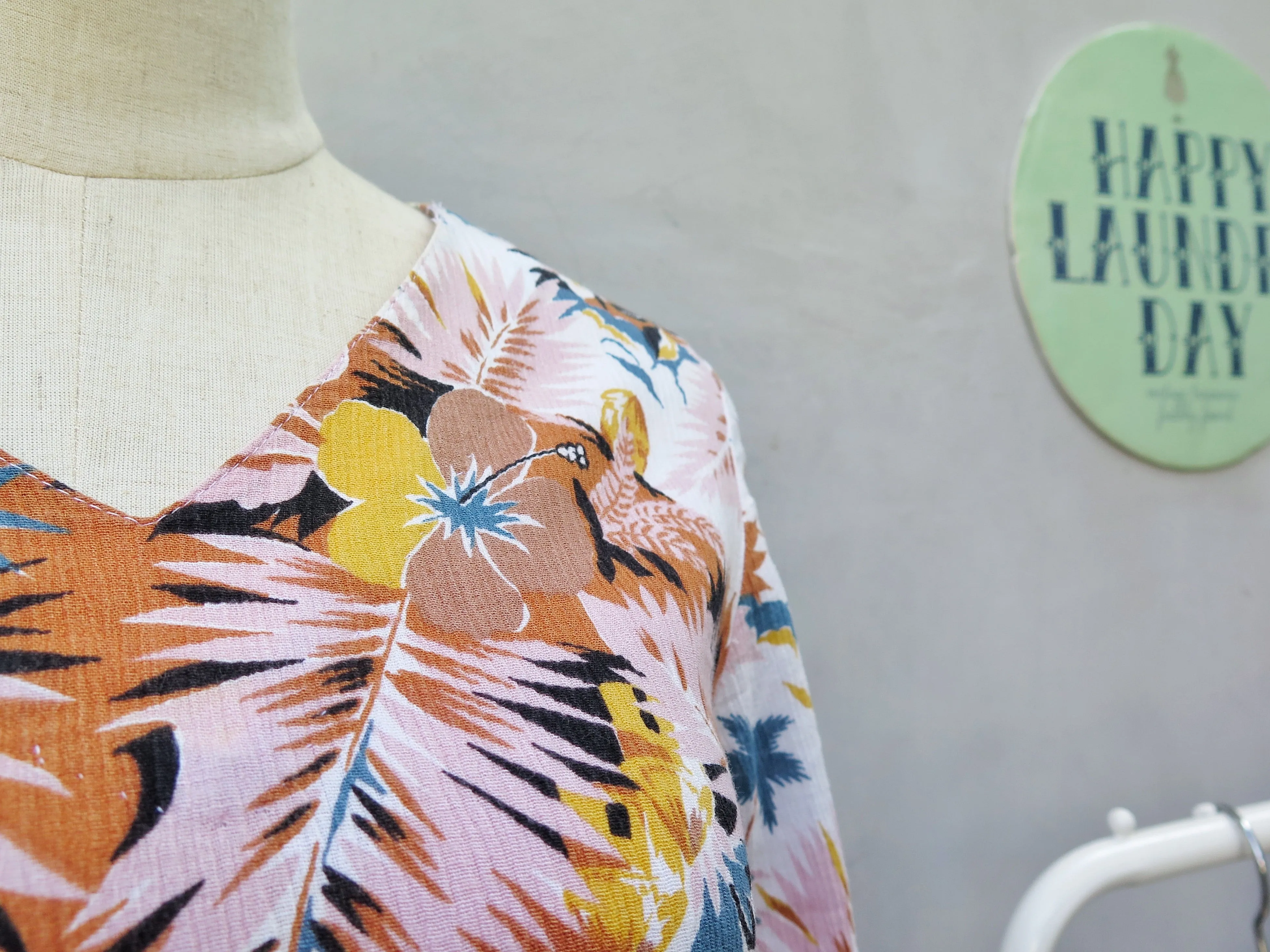 Fairy Lights | Vintage 1960s 1970s Pink base floral tropical print crinkle cotton dress