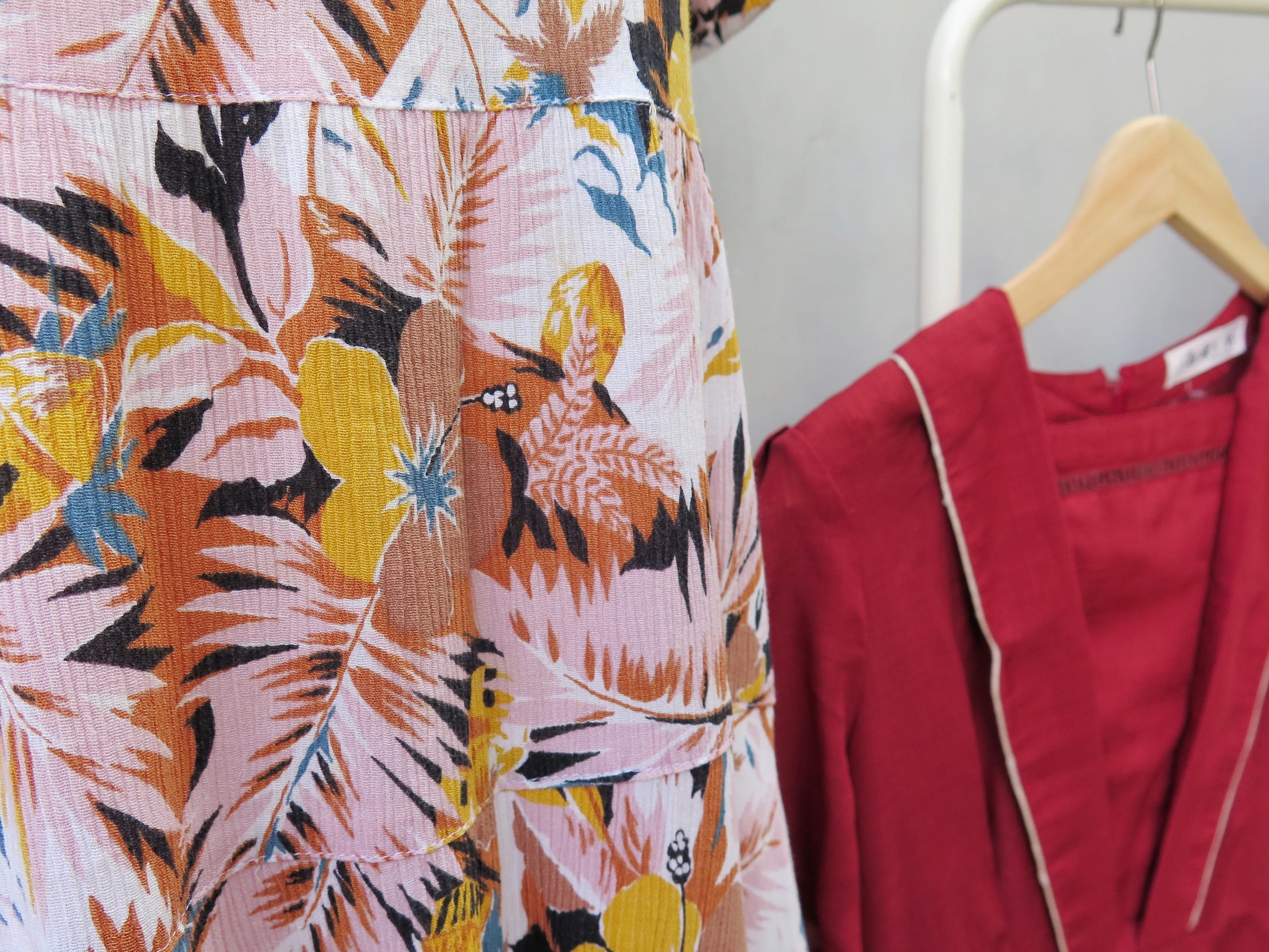 Fairy Lights | Vintage 1960s 1970s Pink base floral tropical print crinkle cotton dress