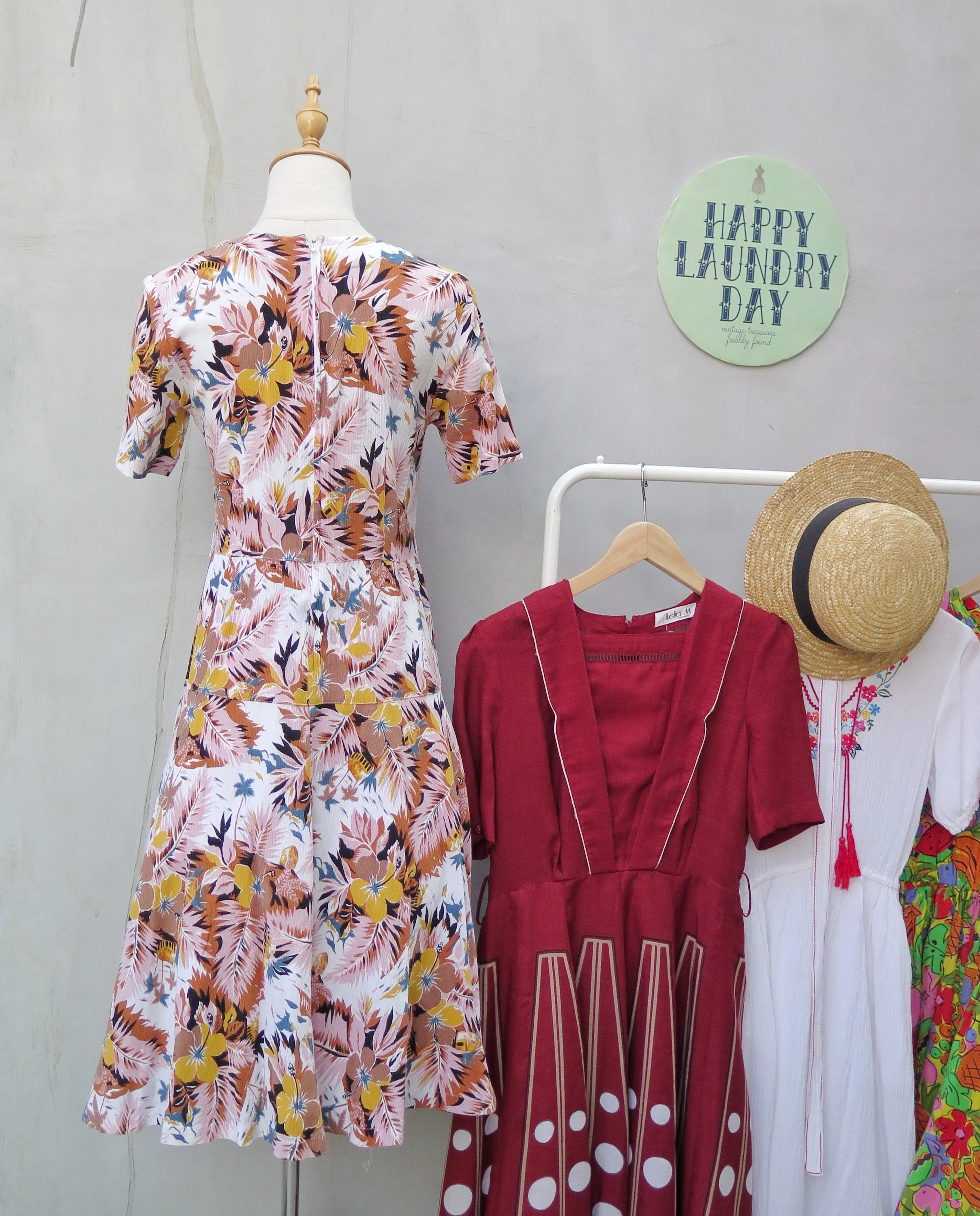 Fairy Lights | Vintage 1960s 1970s Pink base floral tropical print crinkle cotton dress