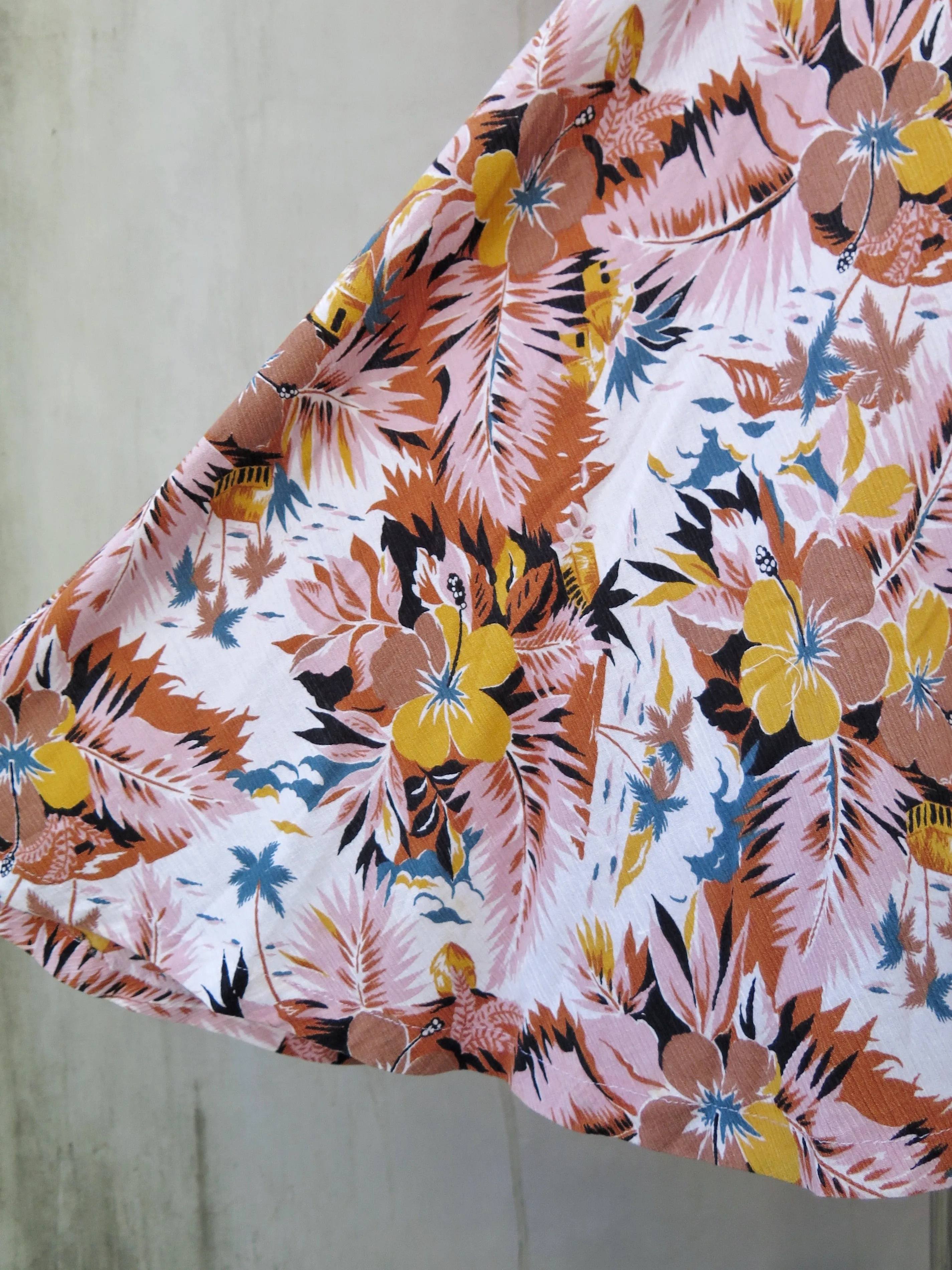 Fairy Lights | Vintage 1960s 1970s Pink base floral tropical print crinkle cotton dress