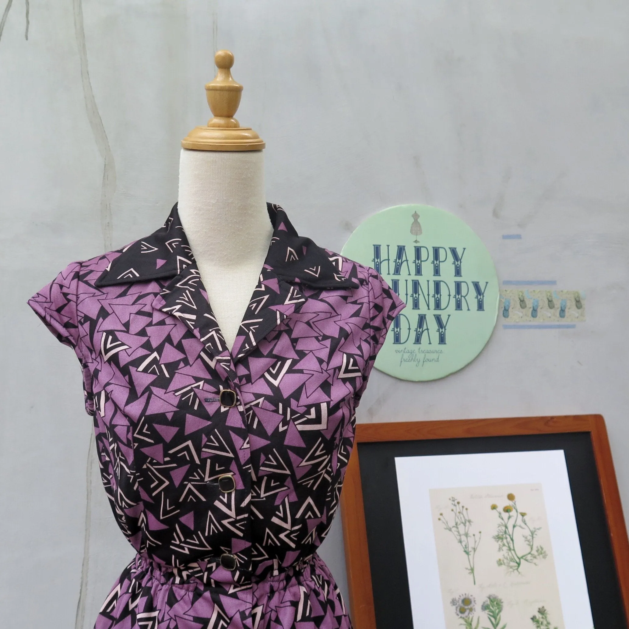 Purple Rain | Vintage 1970s Triangle geometric print Cap sleeves Day Dress